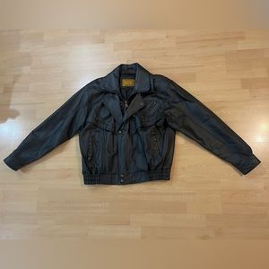 Vintage genuine leather biker  jacket. Size Large